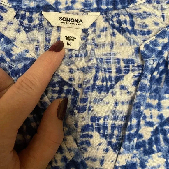 Women’s Sonoma button front top with geometric patterned size medium - Picture 4 of 7